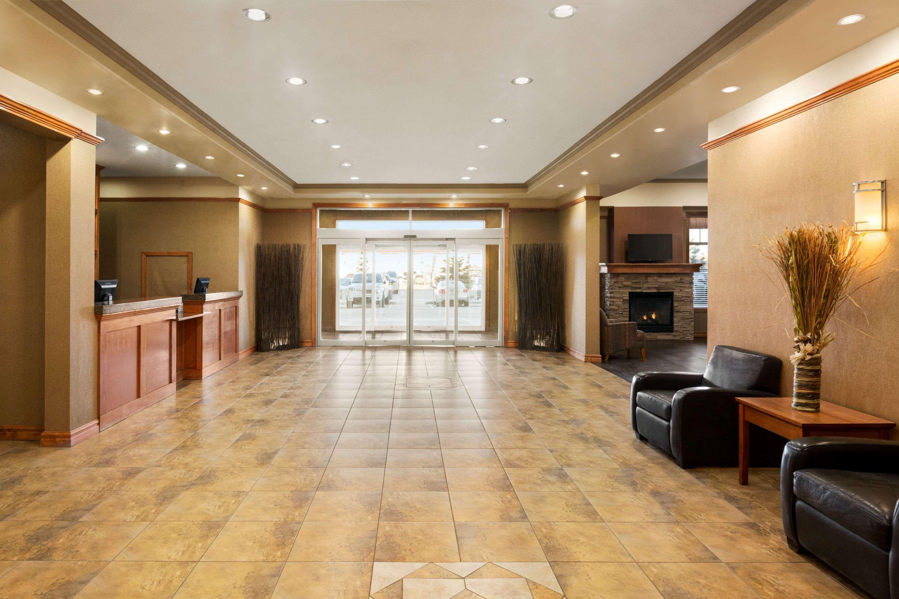 Days Inn & Suites By Wyndham Edmonton Airport Leduc Exterior foto