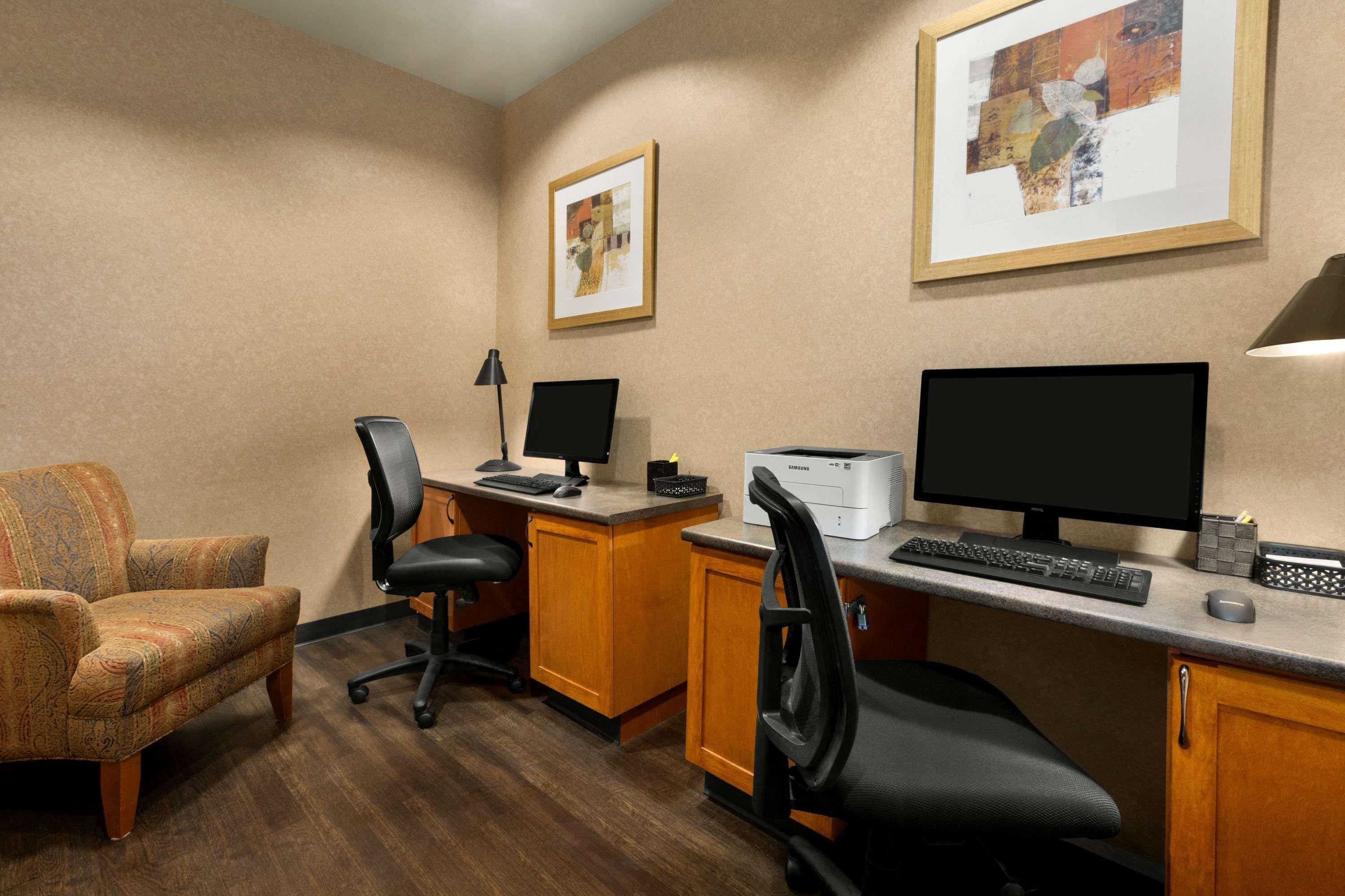 Days Inn & Suites By Wyndham Edmonton Airport Leduc Exterior foto