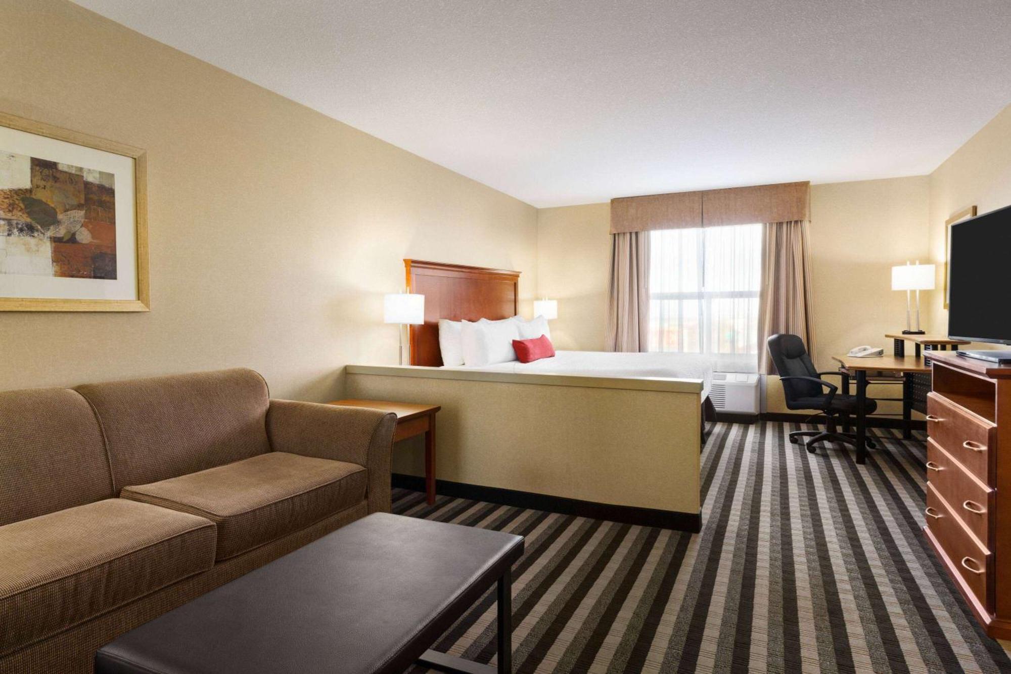 Days Inn & Suites By Wyndham Edmonton Airport Leduc Exterior foto